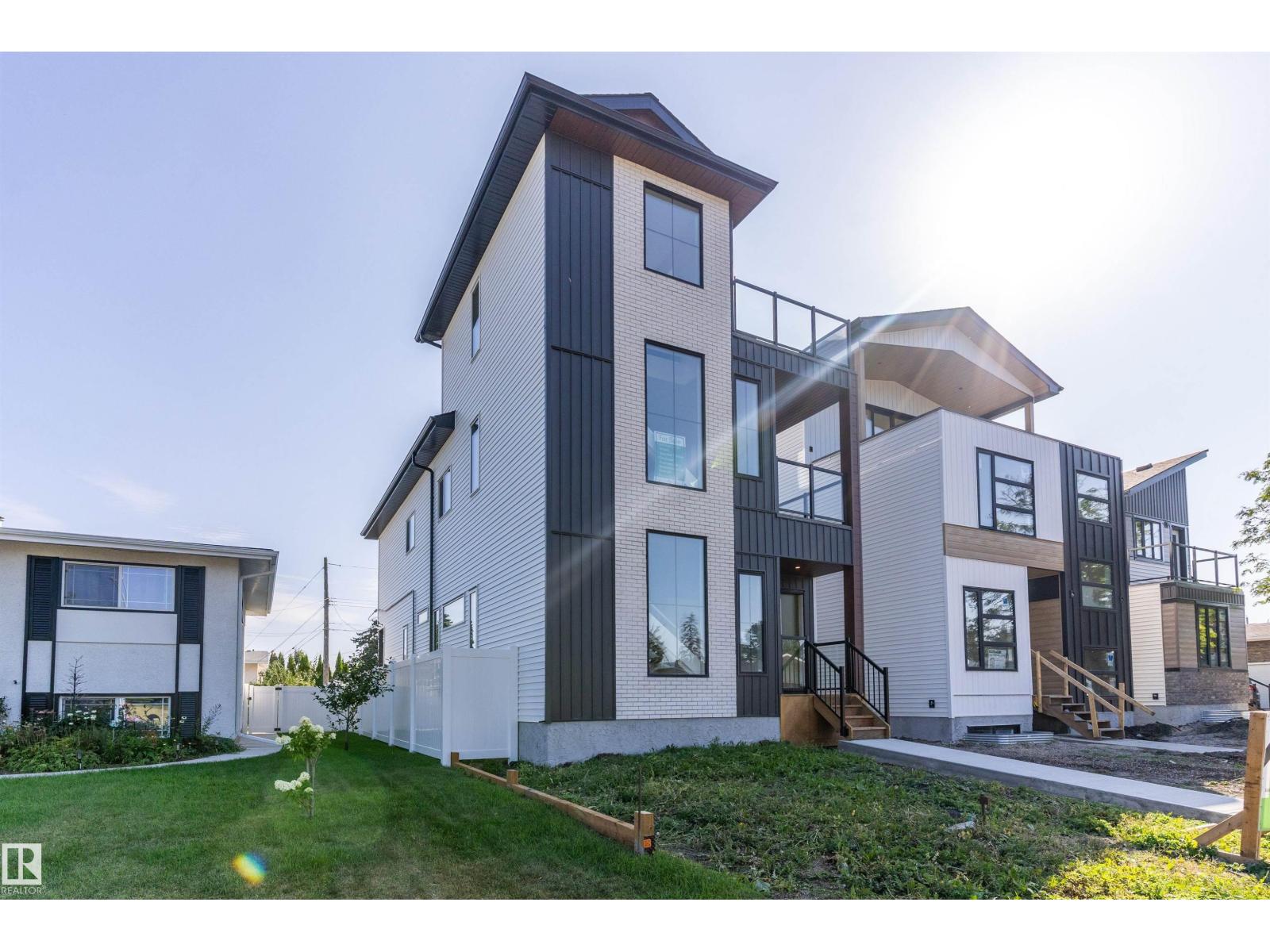 7505 Rowland Rd NW, Edmonton, AB T6A 3W4