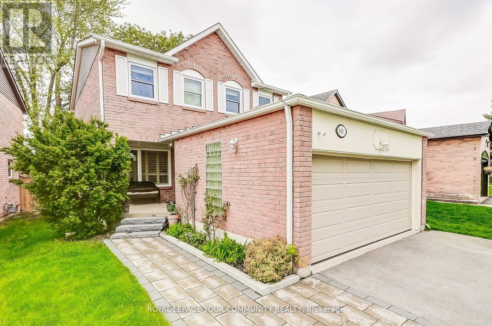 660 Foxwood Trl, Pickering, ON L1V 3X8