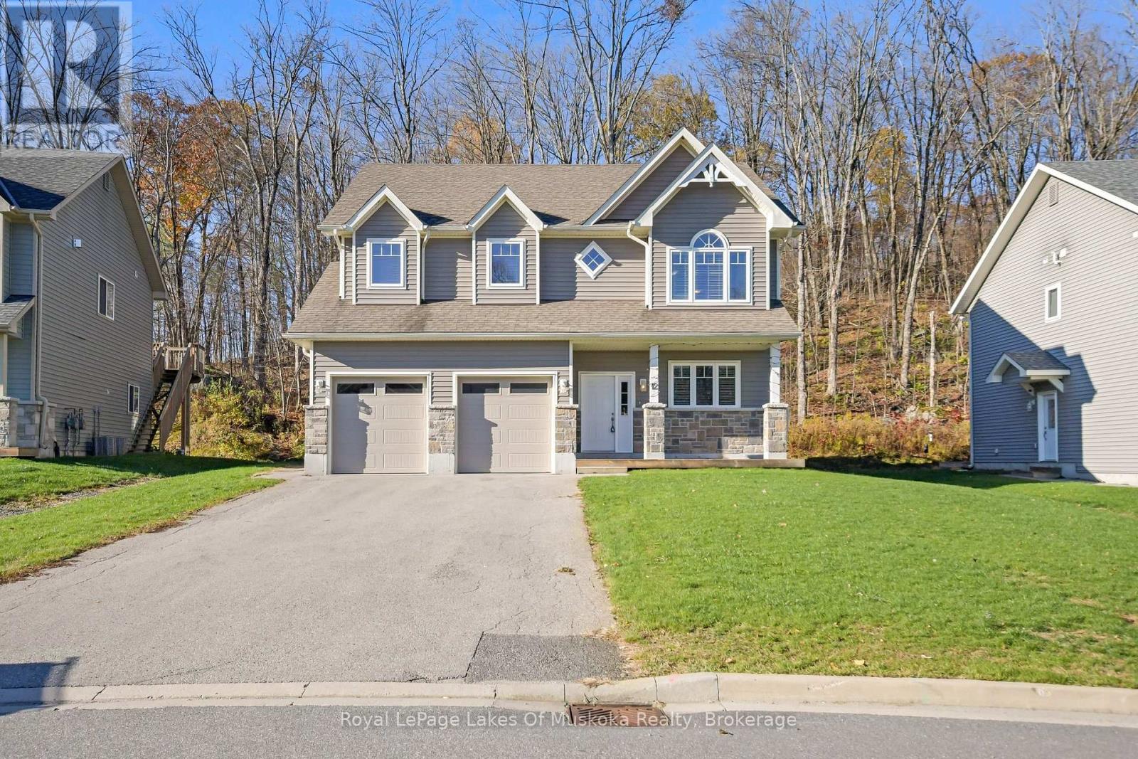 12 Macarthur Dr, Bracebridge, ON P1L 1W8