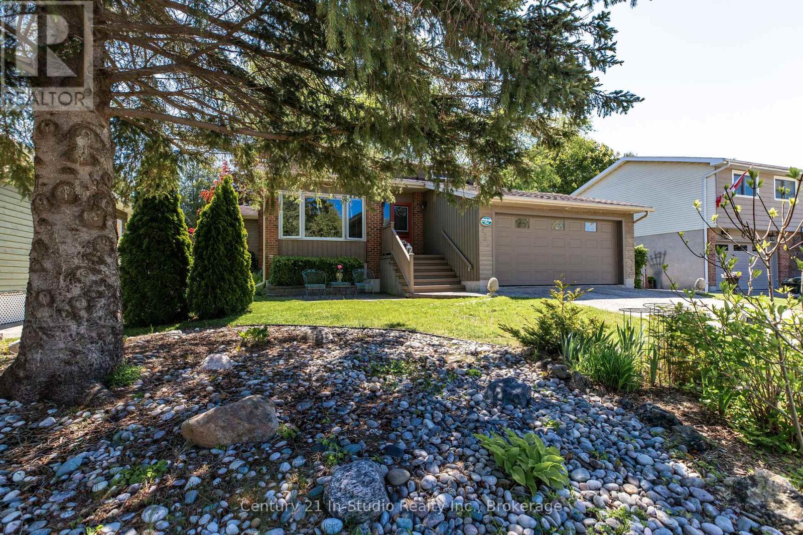 294 Albert St S, Saugeen Shores, ON N0H 2L0