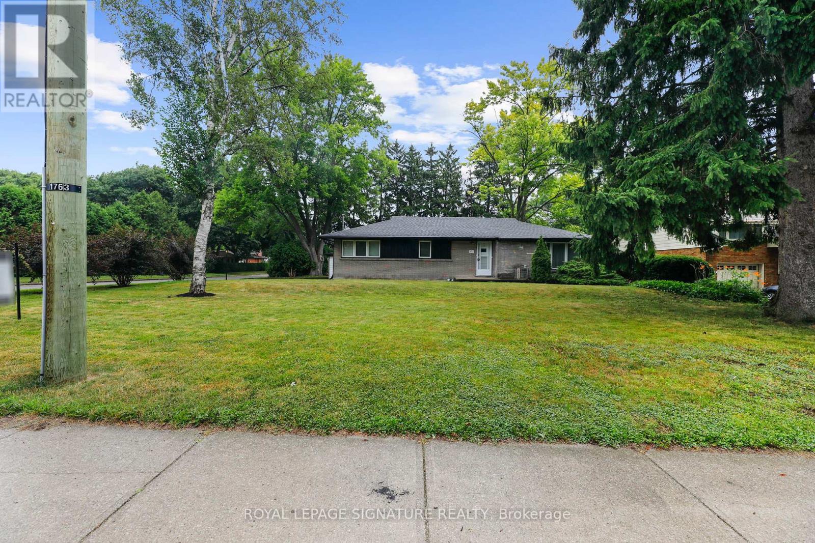 451 Coombs Ave, London North North K, ON N8G 1J6