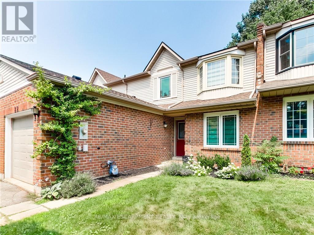22 Hedgelawn Dr, Grimsby, ON L3M 5G9