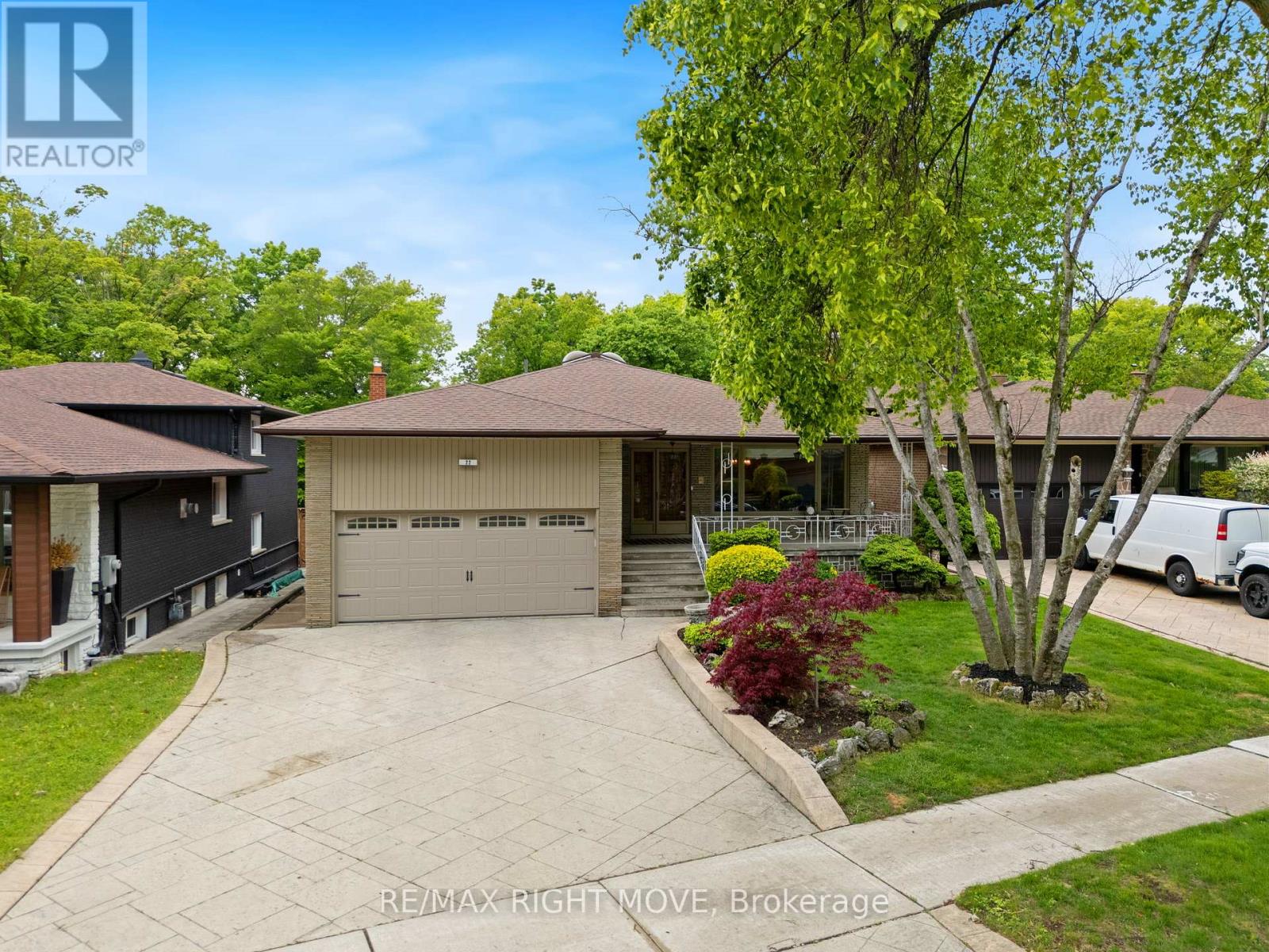 22 Ladyshot Cres, Toronto, ON M3J 1X2