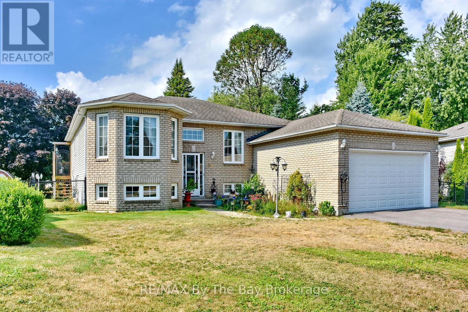 41 Evergreen Cres, Wasaga Beach, ON L9Z 1B6