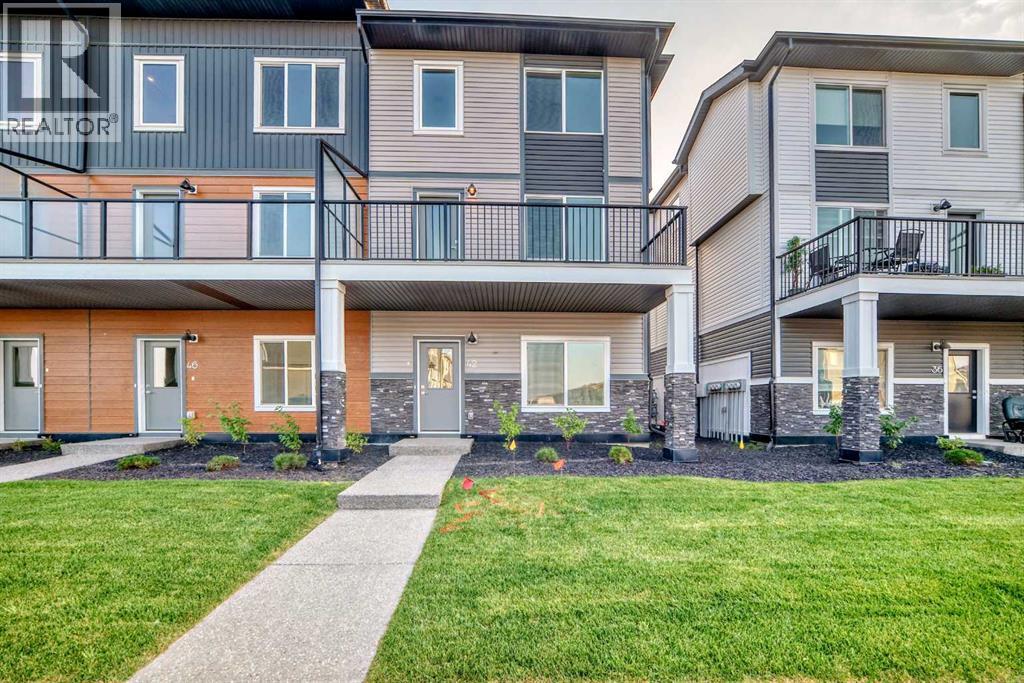 42 Corner Glen Mnr NE, Calgary, AB T3N 1B9