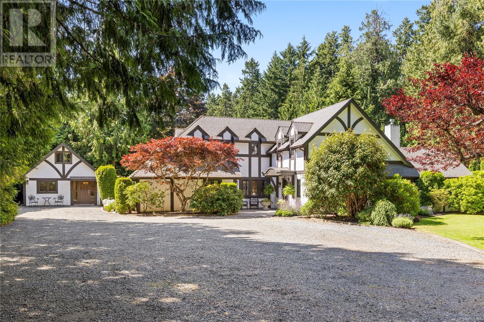 2534 Island Hwy W, Qualicum Beach, BC V9K 1G5