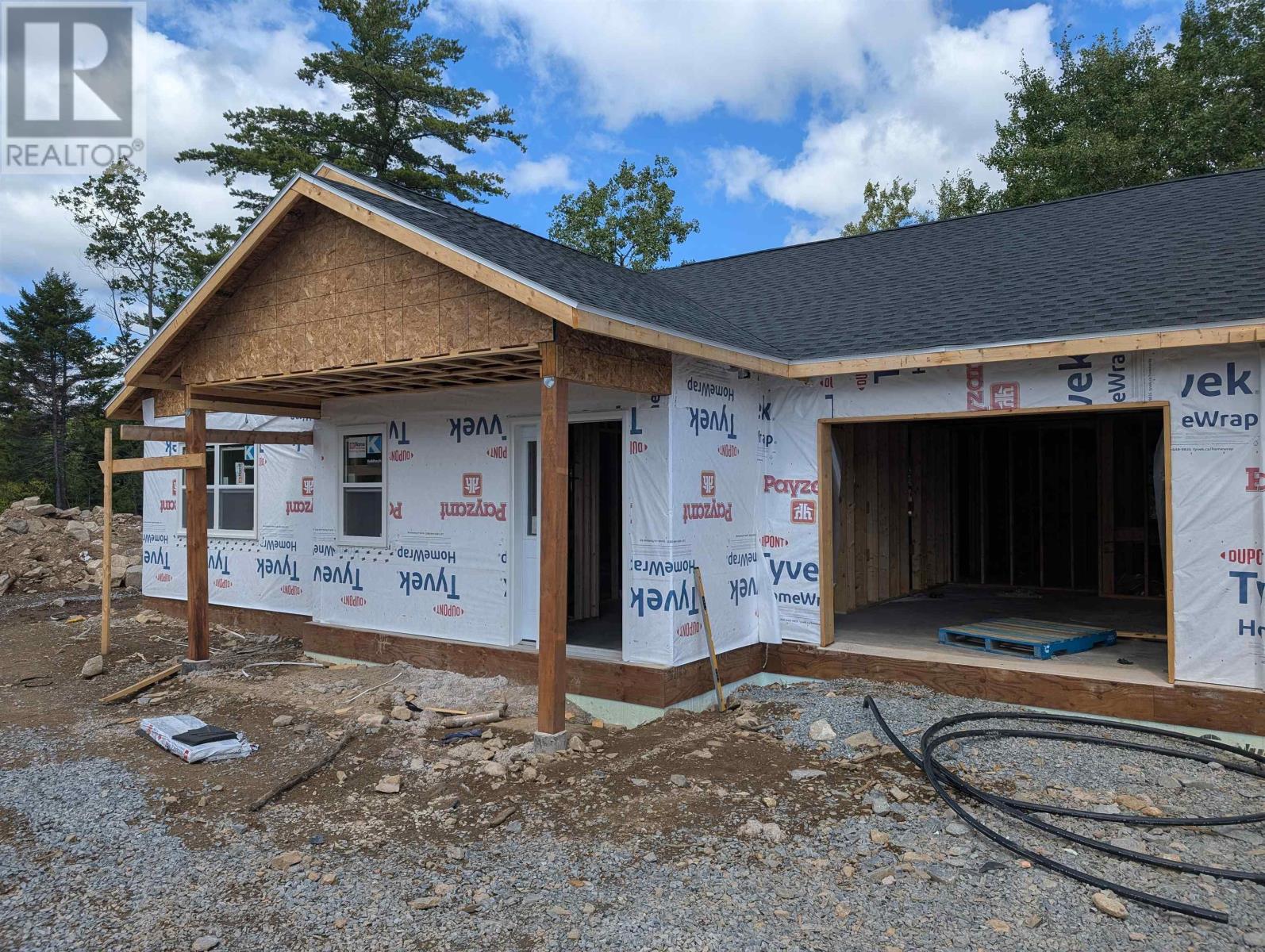6 Shadebush Walk, Upper Sackville, NS B4E 0X8