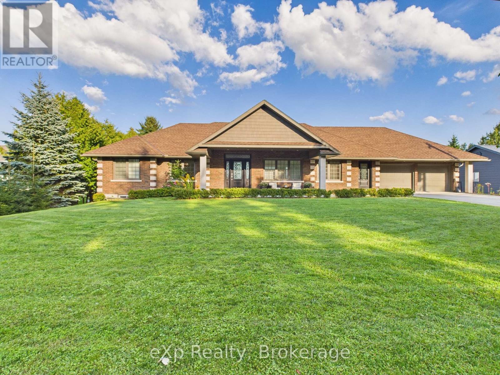 197 Balmy Beach Rd, Georgian Bluffs, ON N4K 5N4
