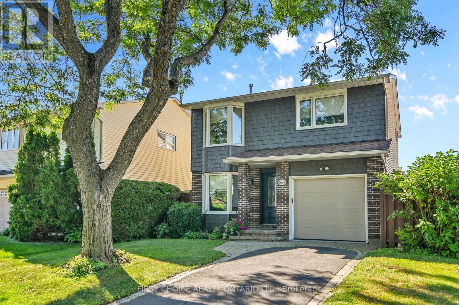 1631 Wainfleet St, Ottawa, ON K1C 3G3
