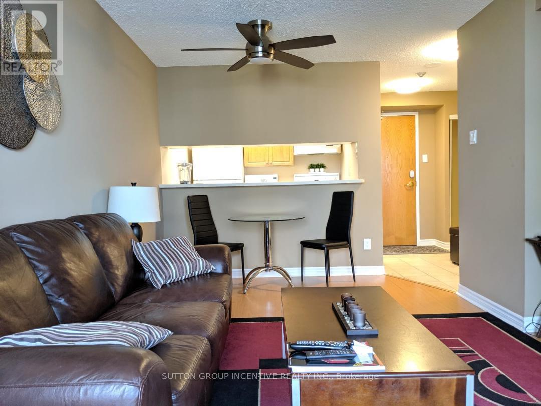 905 75 Ellen St, Barrie, ON L4N 7R6