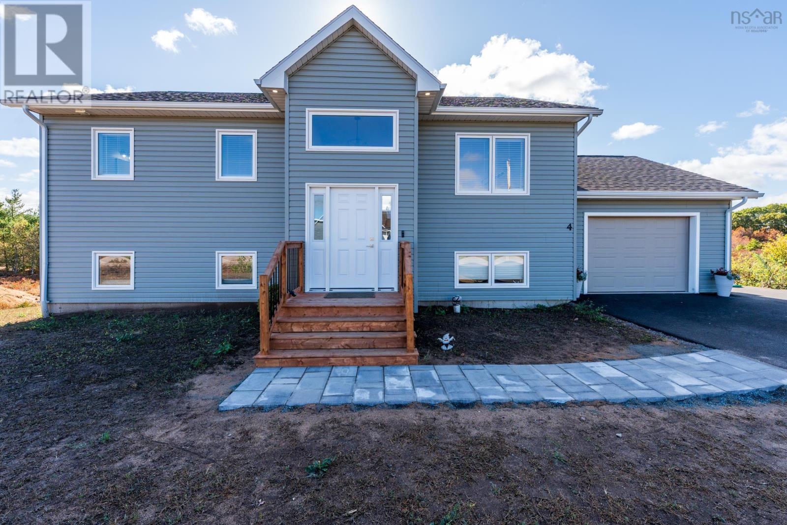 4 Acorn Ln, Kingston, NS B0P 1R0