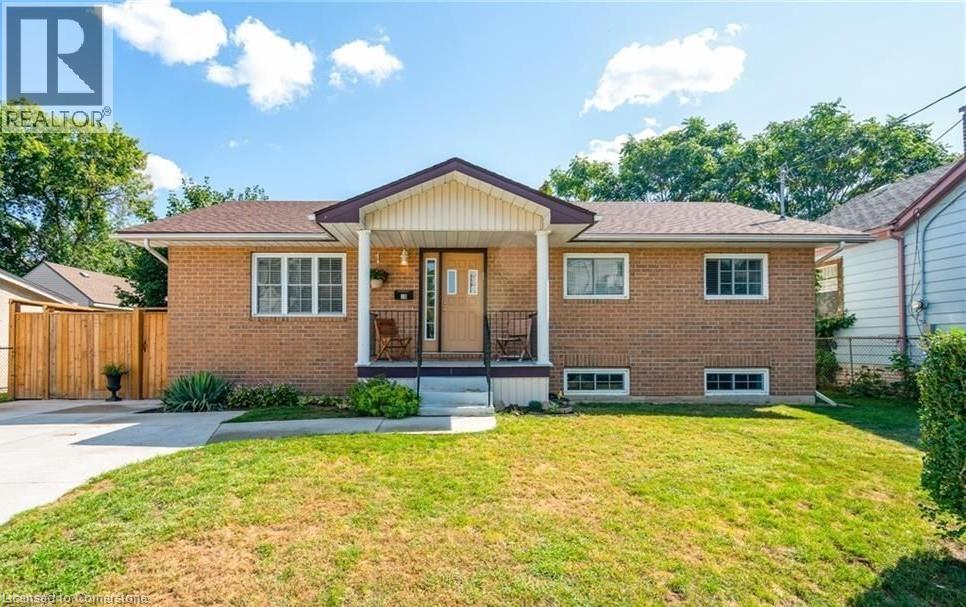 18 Greenlaw Pl, St. Catharines, ON L2R 4S6
