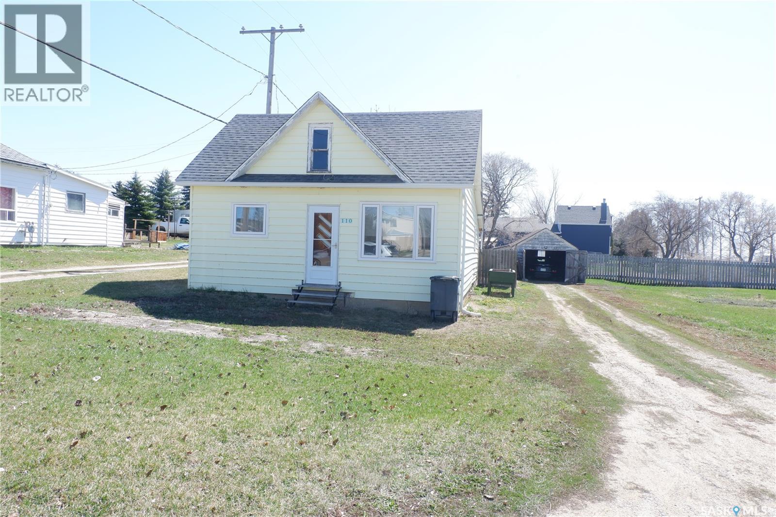 110 Railway Ave E, Eyebrow, SK S0H 1L0