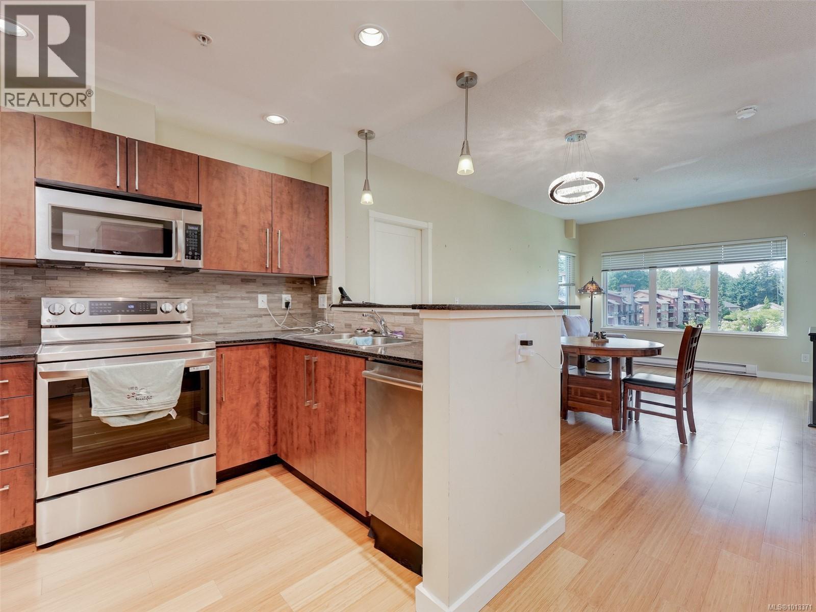 611 Brookside Rd Unit 301 Rd, Colwood, BC V9C 0C3