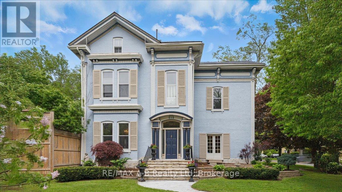 126 John St N, Stratford, ON N5A 6K9