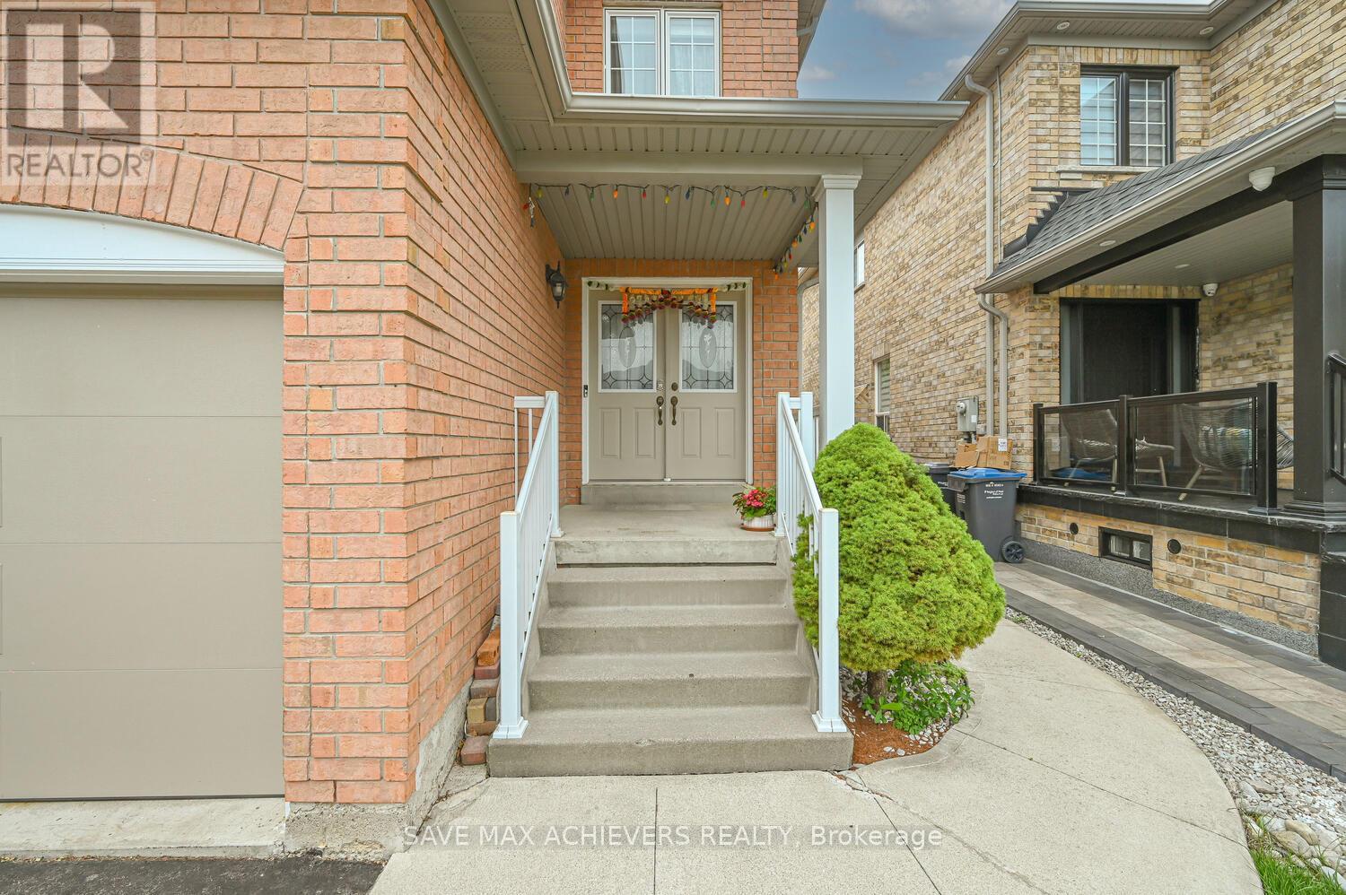 21 Riverplace Cres, Brampton, ON L6P 2N2