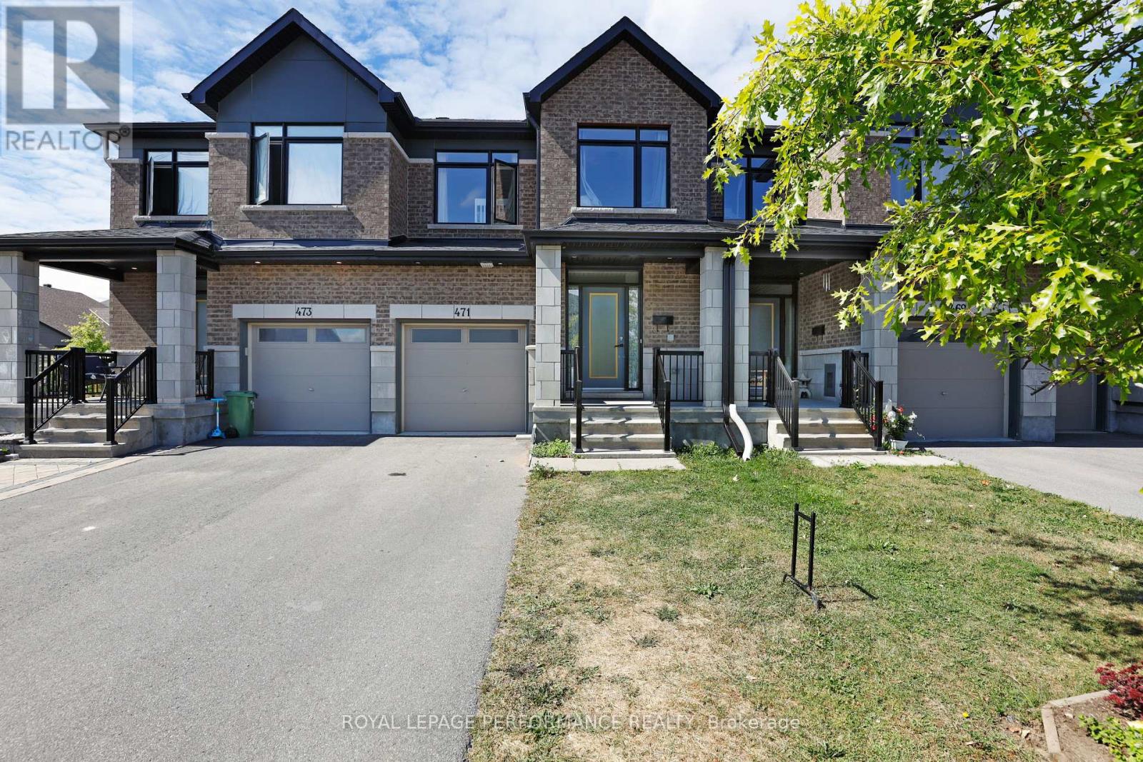 471 Fernside St, Ottawa, ON K1T 0M1