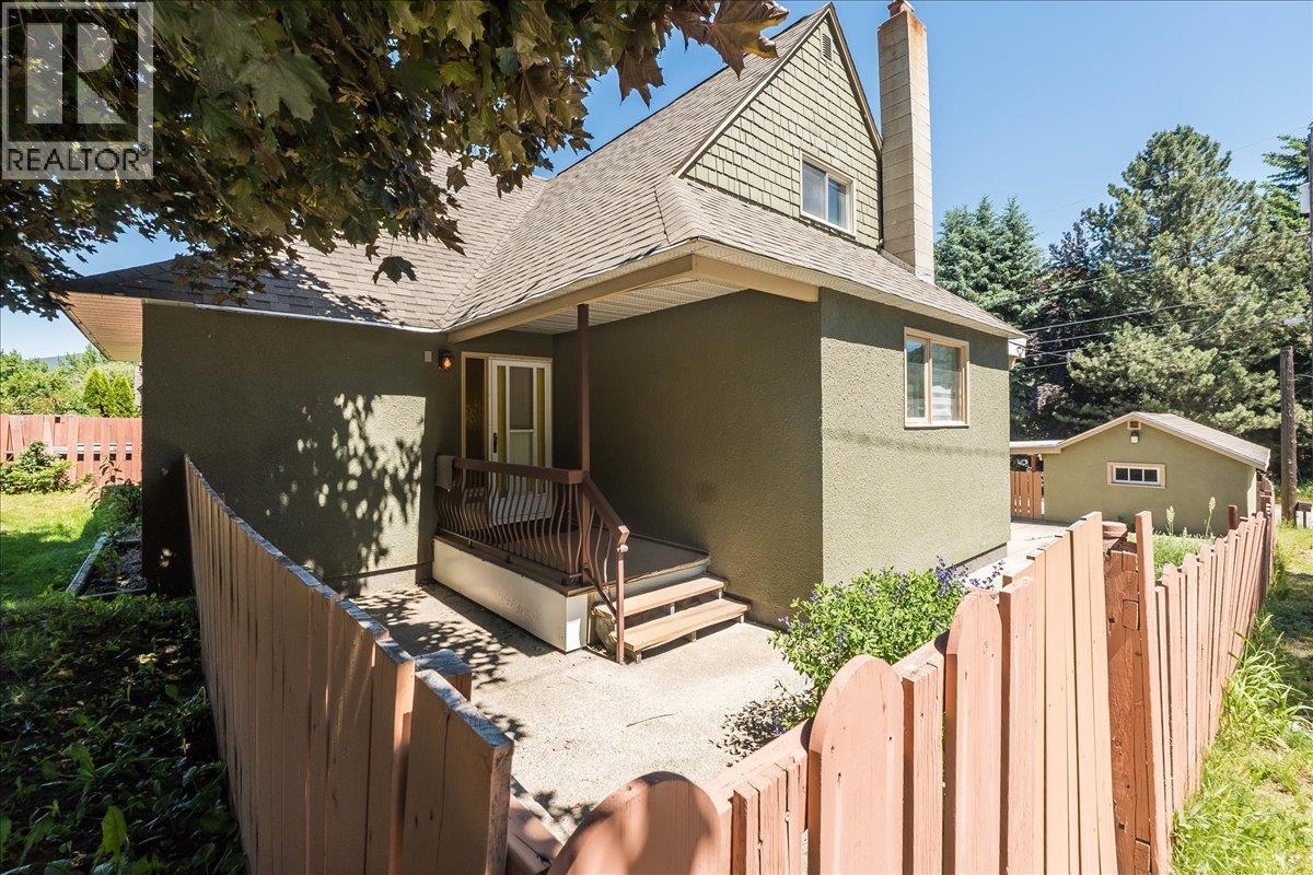 798 Kipling St, Warfield, BC V1R 2A4