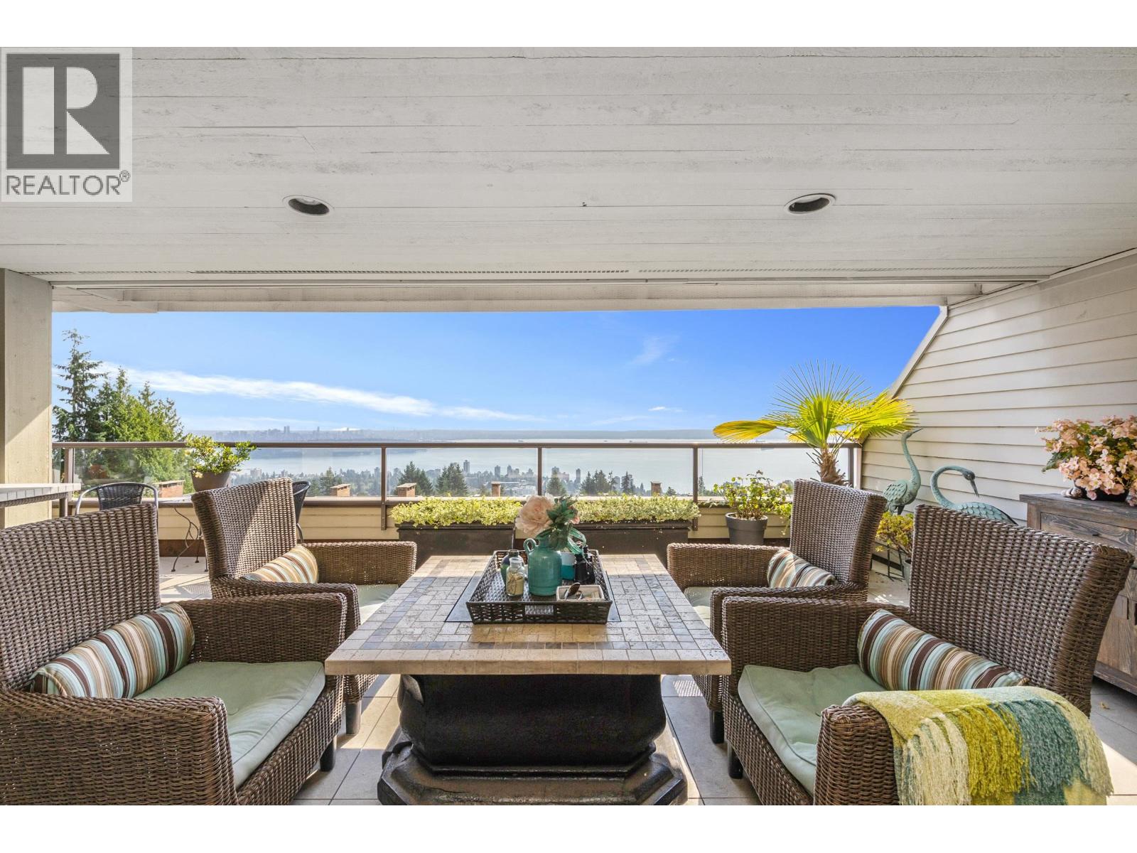 2250 Folkestone Way Unit 33, West Vancouver, BC V7S 2X7