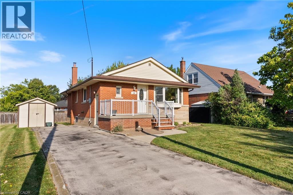 136 Warren Ave, Hamilton, ON L9A 3E1