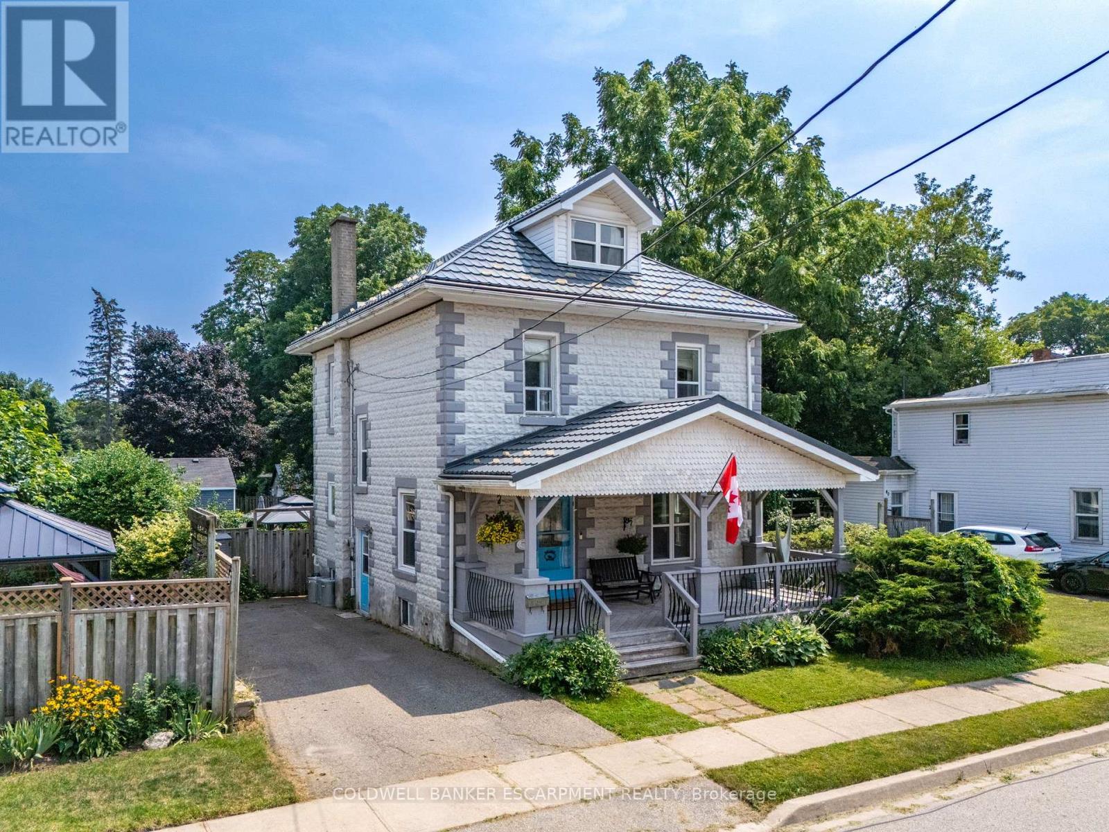 44 Church St E, Halton Hills Ac Acton, ON L7J 1K5