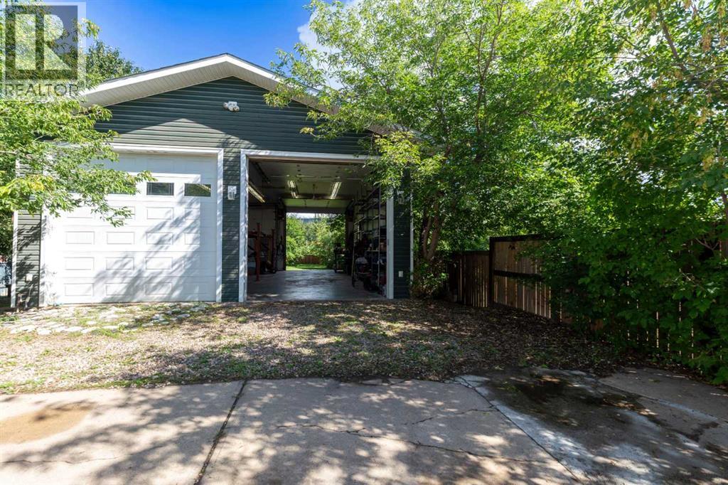 53 Fitzsimmons Ave, Fort Mcmurray, AB T9H 1Z3