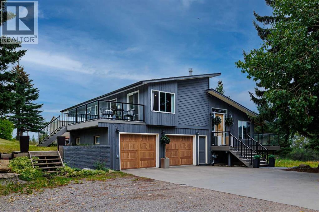 65 Woodland Ln, Calgary, AB T3R 1G4