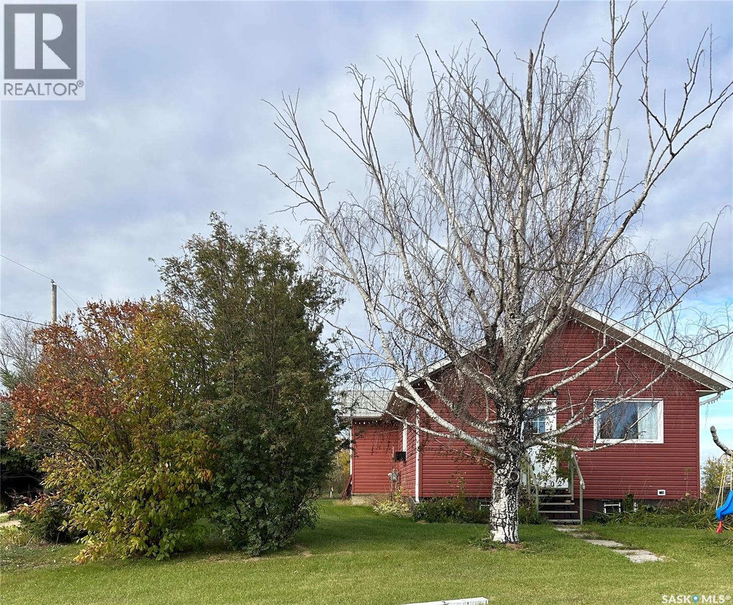 102 2 Avenue, Lintlaw, SK S0A 2H0