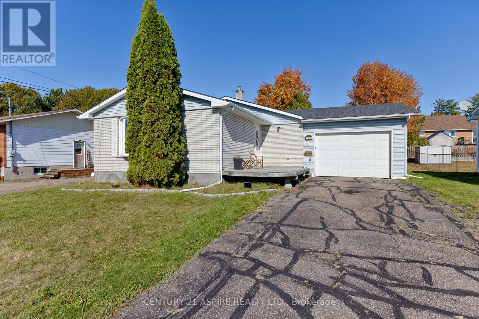 123 Ellis Ave, Pembroke, ON K8A 2H7