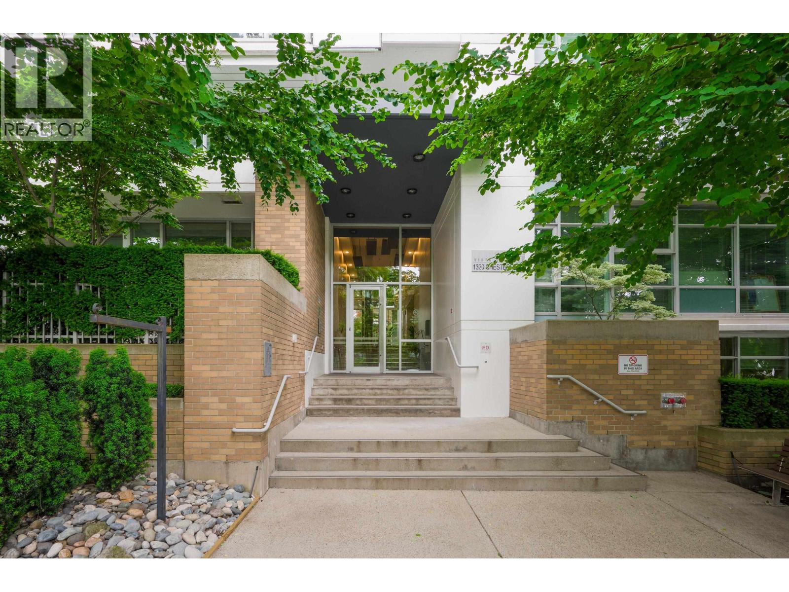 1320 Chesterfield Avenue Unit 1406, North Vancouver, BC V7M 9A7