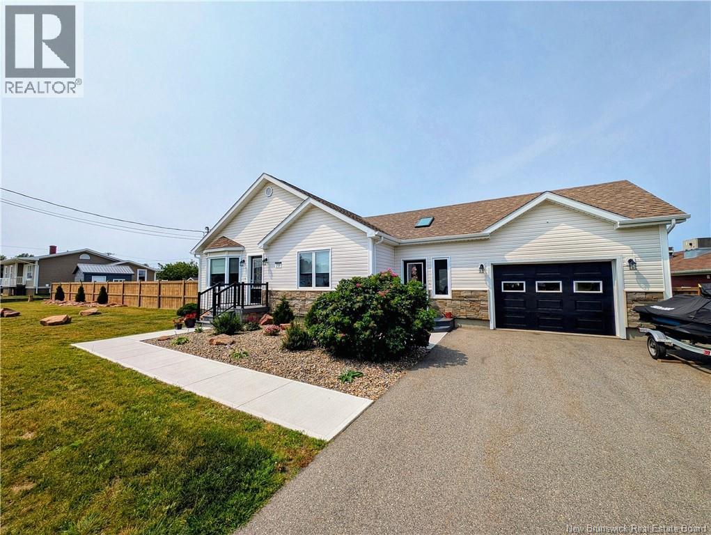 259 Rue Savard, Caraquet, NB E1W 1A6