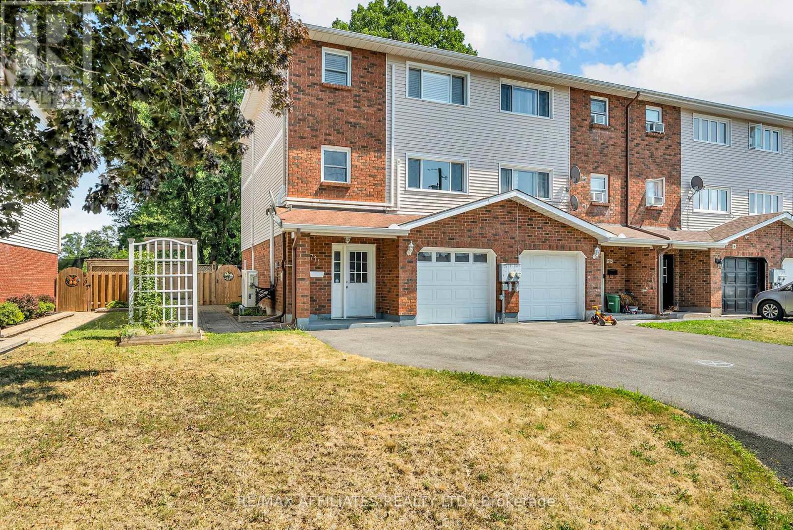 1711 Donald Ave, Cornwall, ON K6J 5R7