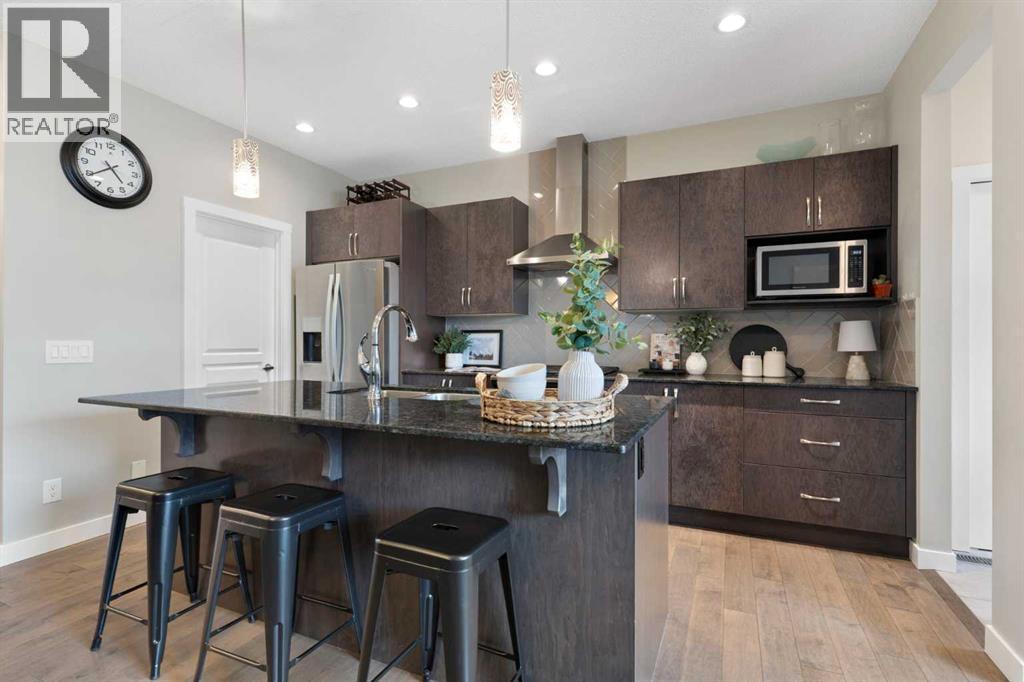 452 Hillcrest Mnr SW, Airdrie, AB T4B 4K1