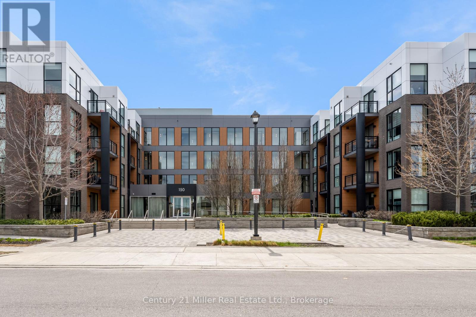 301 150 Sabina Dr, Oakville, ON L6H 0W3