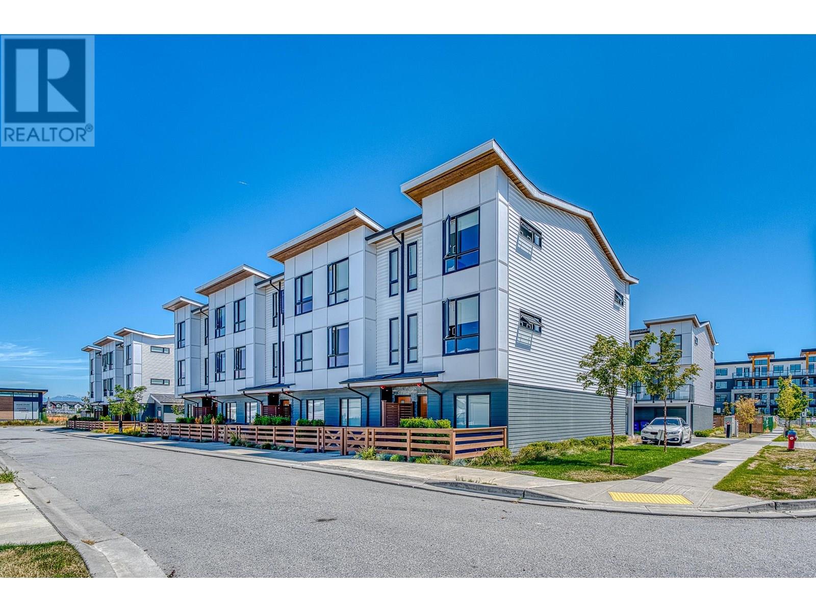 4745 Spruce Way Unit 3, Tsawwassen, BC V4M 0E8