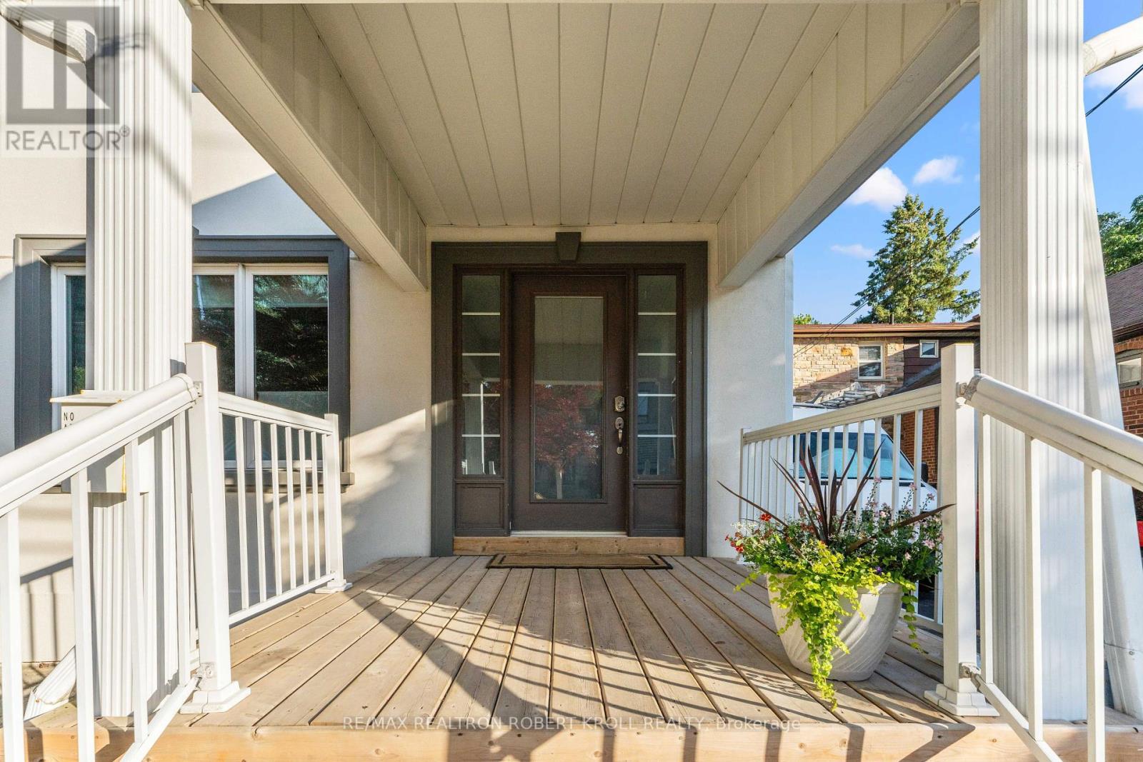 37 Johnston Ave, Toronto, ON M2N 1G9