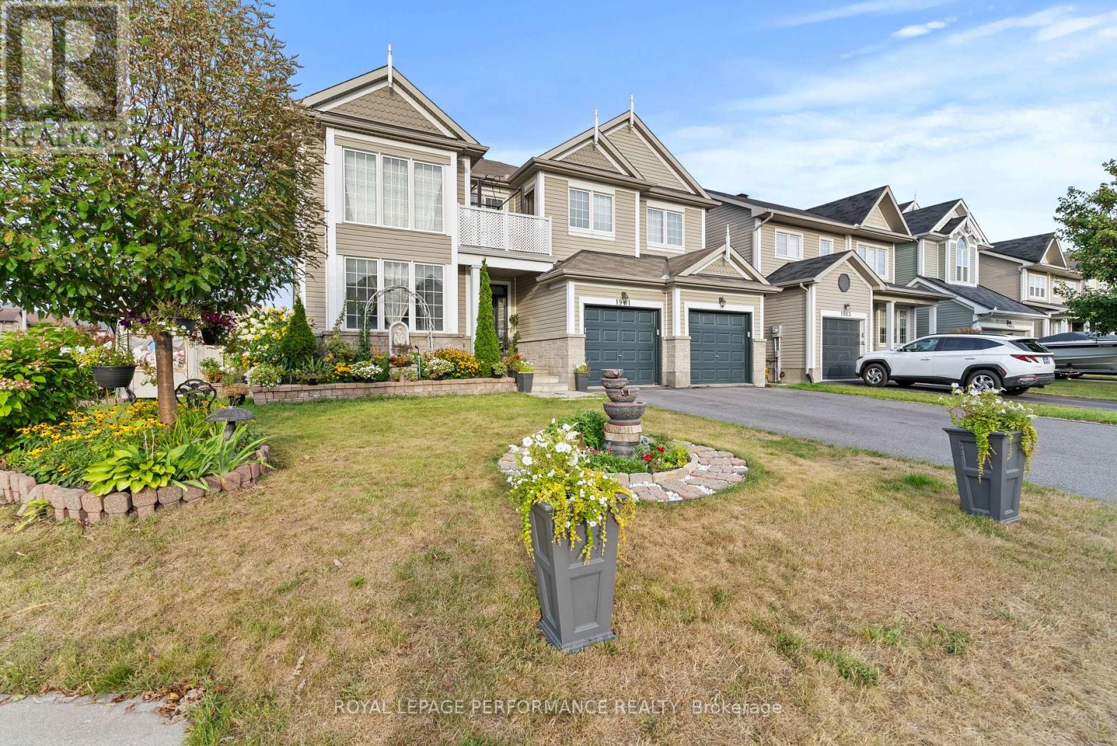 1901 Pennyroyal Cres, Ottawa, ON K4A 0P3