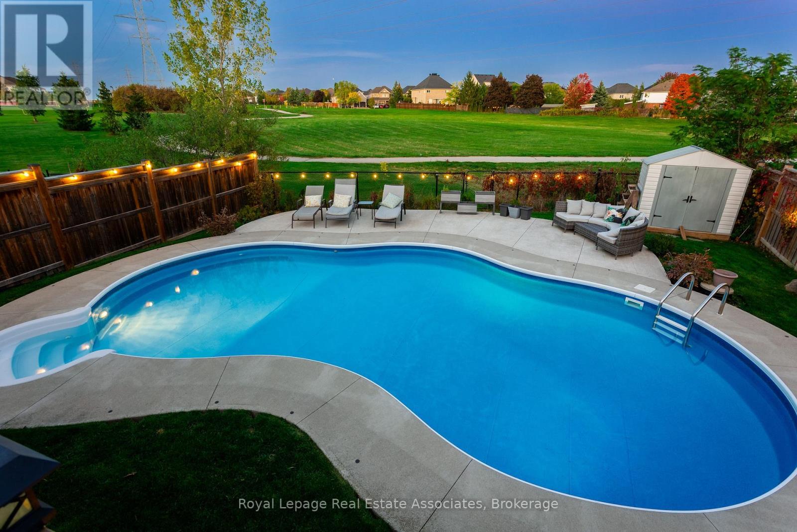 2913 Darien Rd, Burlington, ON L7M 4K2
