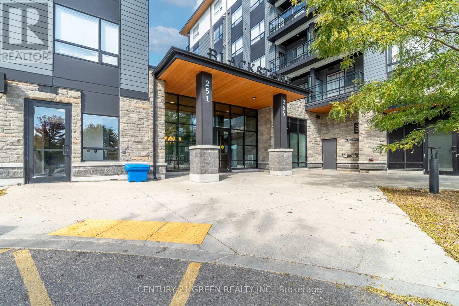 407 255 Northfield Dr E, Waterloo, ON N2K 0G5