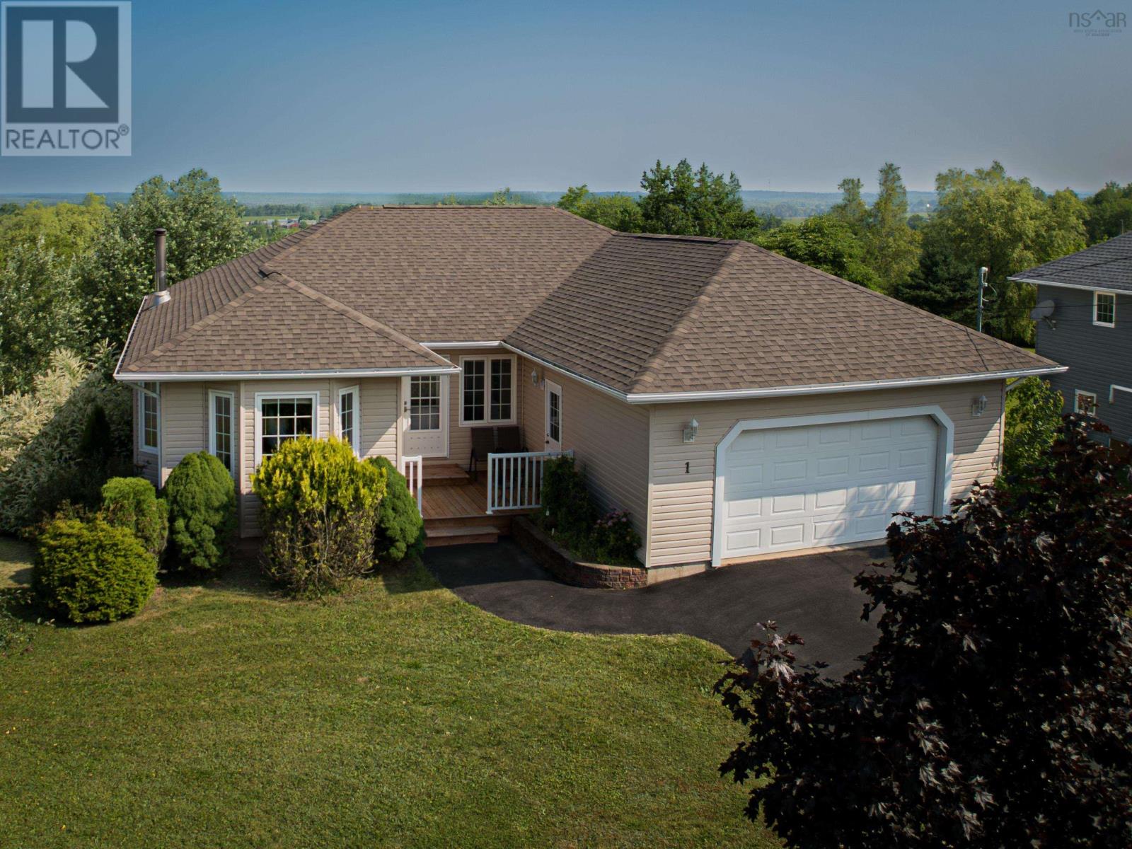 1 Hillcrest Dr, Stewiacke, NS B0N 2J0