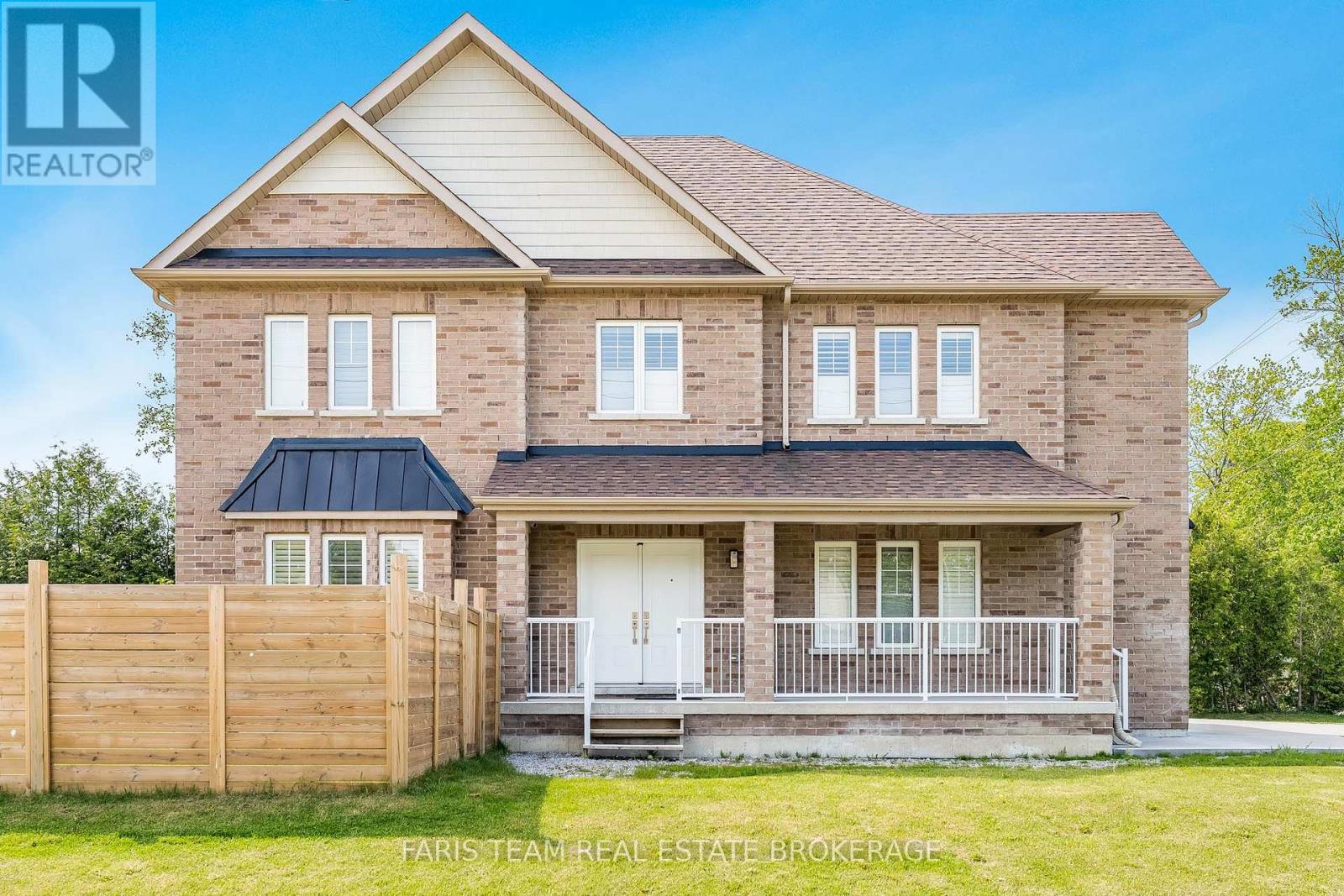 3 George St #b, Innisfil, ON L0L 1L0