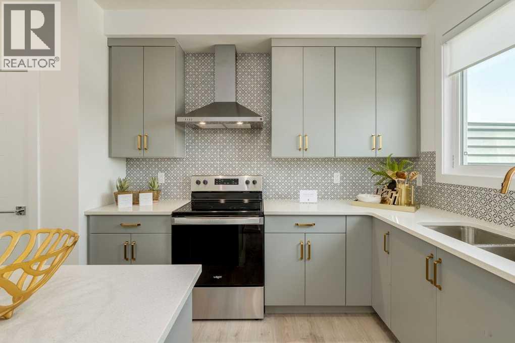 231 Savoy Lndg SE, Calgary, AB T3S 0L1