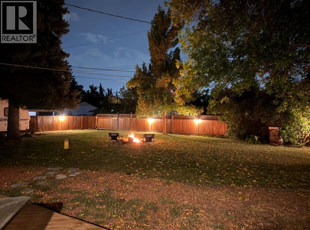 2443 Fir Dr SE, Calgary, AB T2B 1S9
