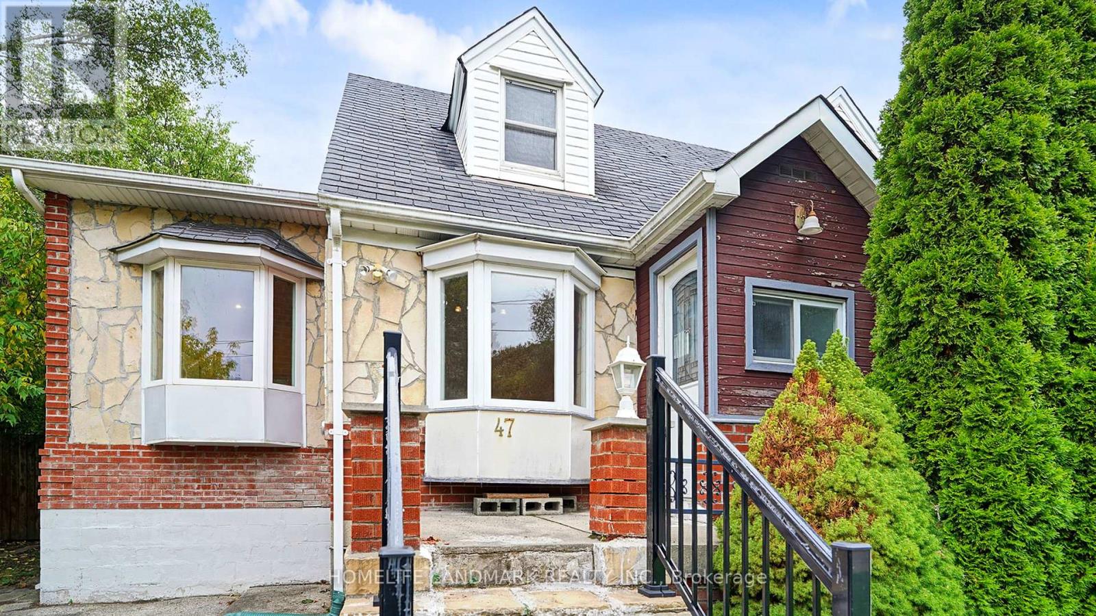 47 Dromore Cres, Toronto, ON M2R 2H4