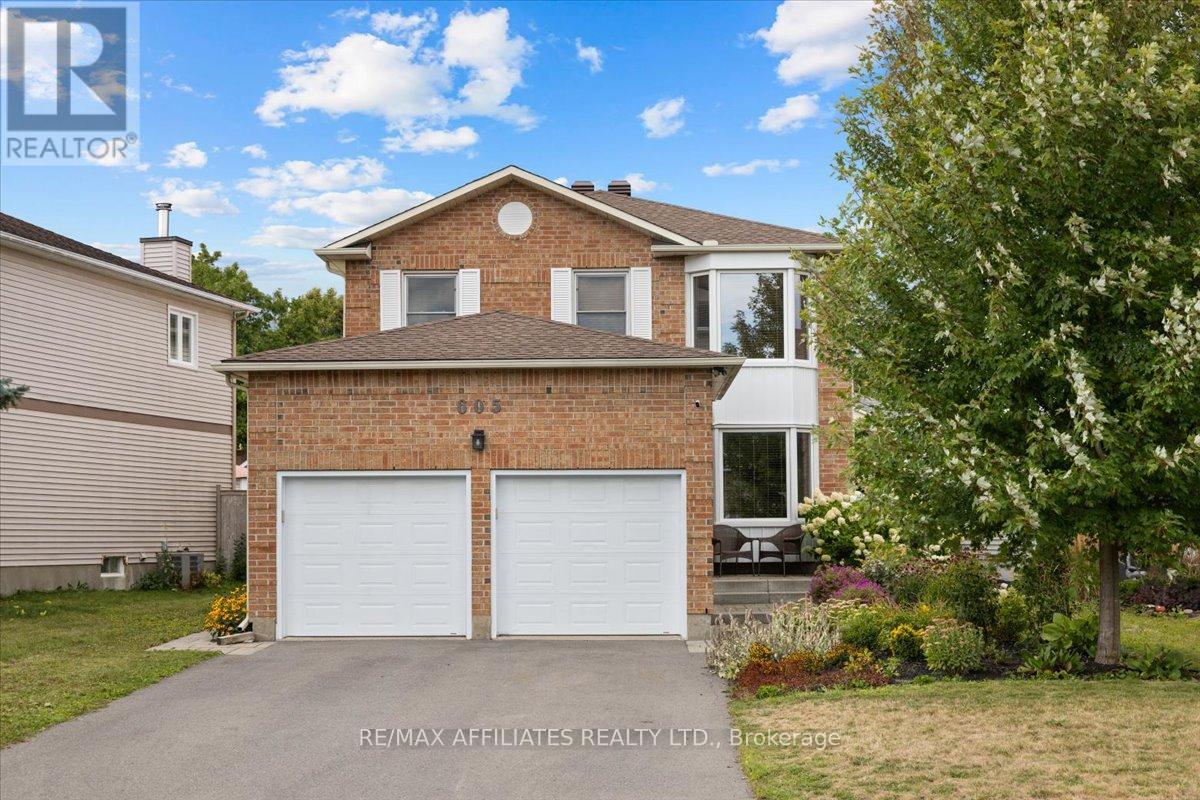 605 Falwyn Cres, Ottawa, ON K4A 2B4