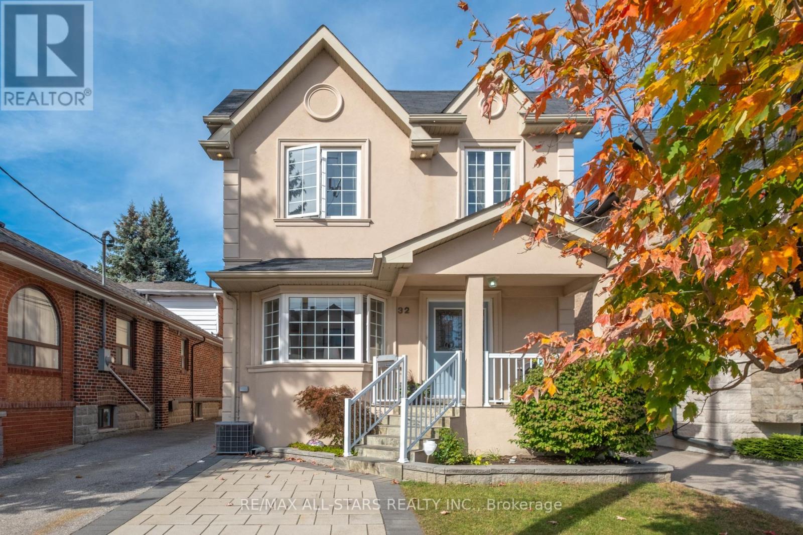 32 Barker Ave, Toronto, ON M4C 2N3