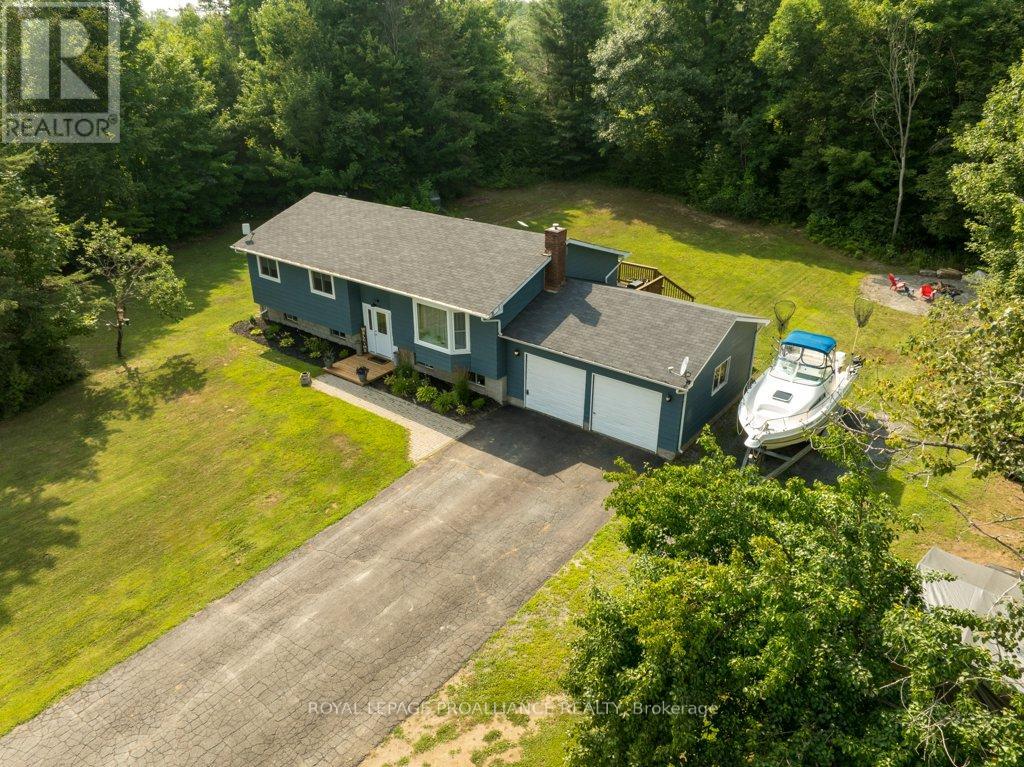 47 Denison Dr, Addington Highlands, ON K0H 2G0