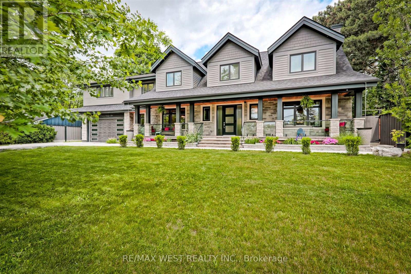 18 Windy Ridge Dr, Toronto, ON M1M 1H5