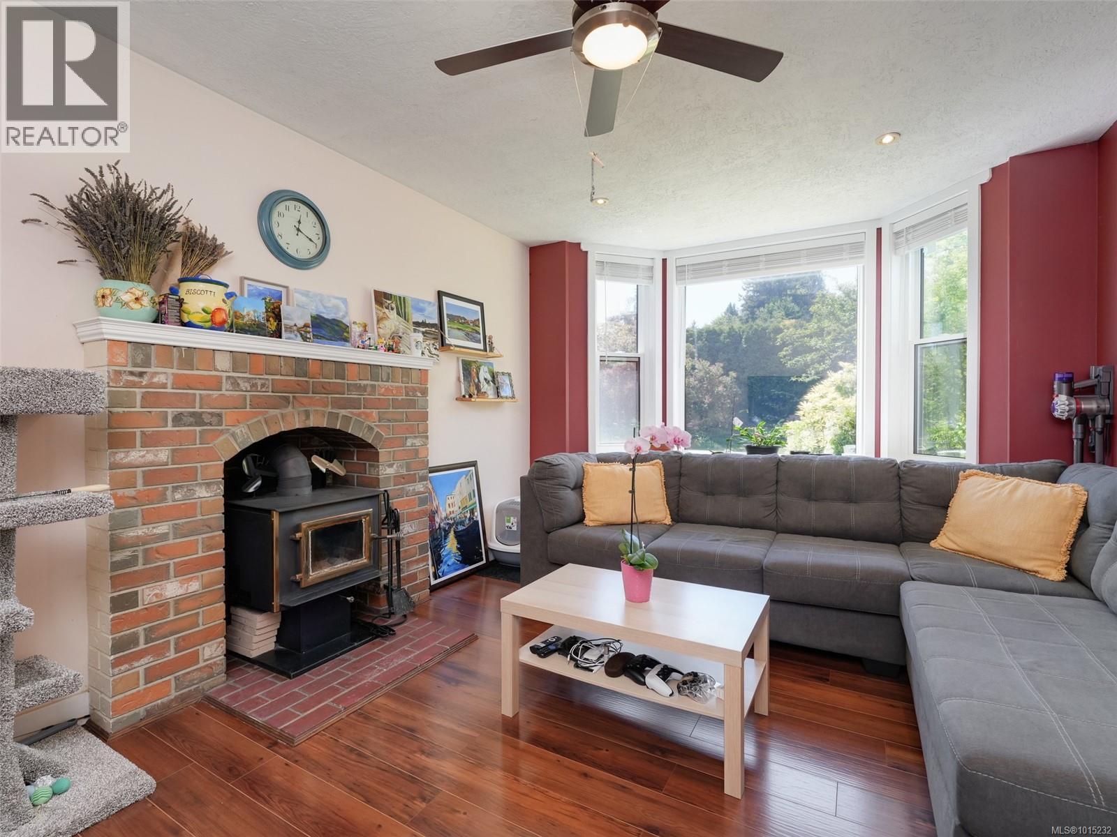 3343 Brenda Ln, Victoria, BC V9C 3T2