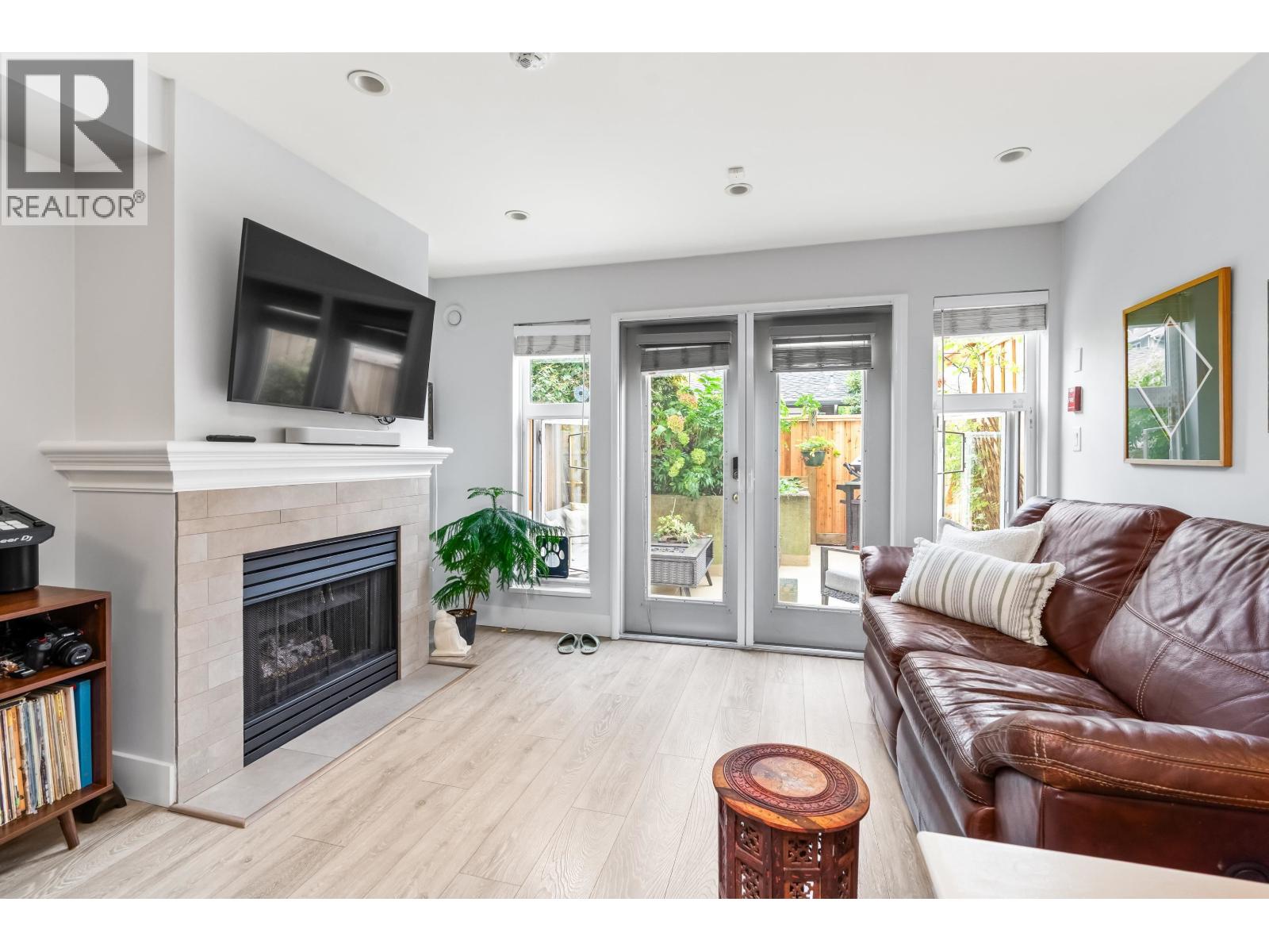 2545 W Broadway Unit 208, Vancouver, BC V6K 2E9